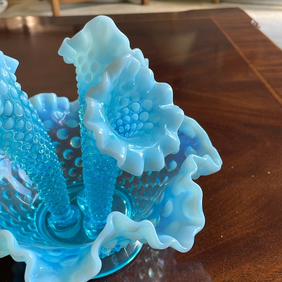 Fenton Blue Opalescent Epergne Mini 3 horn - Picture 5 of 10